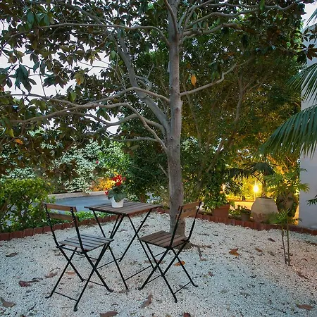 别墅 Temenos By Ortigiaapartments *